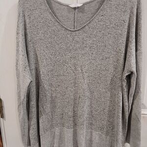 Time and Tru Heather Gray Knit Top